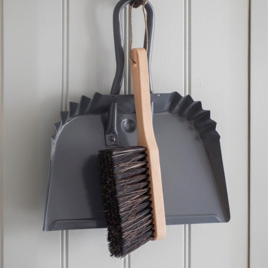 Classic Hearth Dustpan & Brush Set1 - Duck Barn Interiors