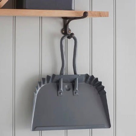 Classic Hearth Dustpan1 - Duck Barn Interiors